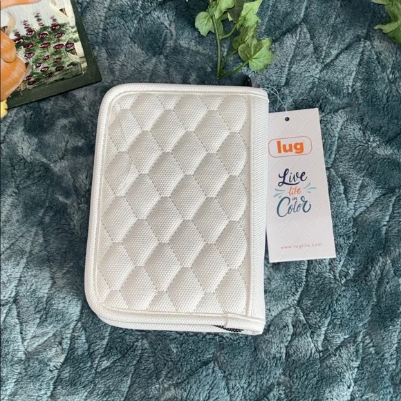 Lug Matte Luxe Passport Travel Wallet - Pilot ~ White - Picture 2 of 3